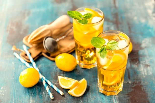 Limonlu soğuk yeşil çay Limonlu soğuk yeşil çay