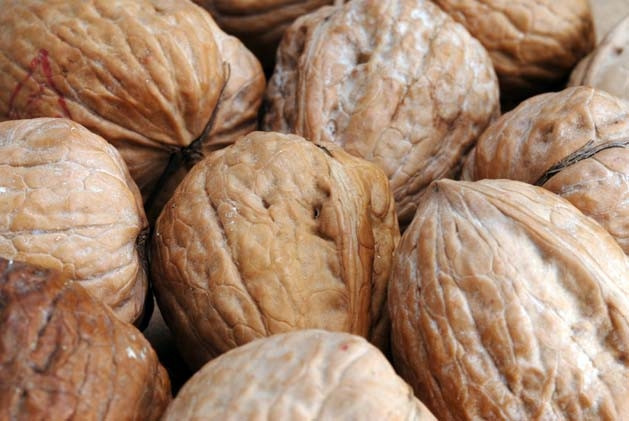 Ağız Sağlığına Birebir: Ceviz Kabuğu Suyu