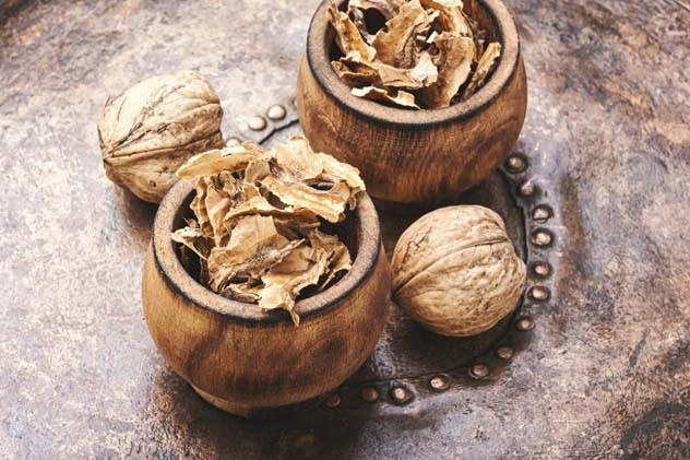 Ağız Sağlığına Birebir: Ceviz Kabuğu Suyu