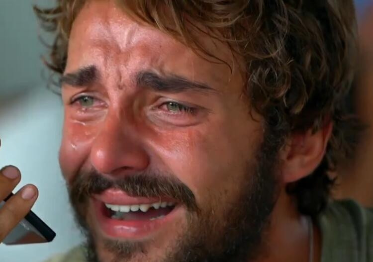Survivorda hayatını anlatan Cemal Can gözyaşlarına boğuldu