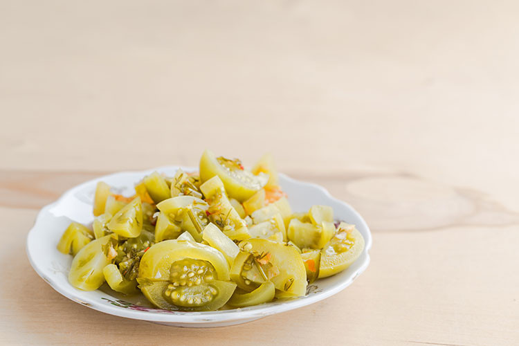 Yeşil domates tuzlusu kavurması tarifi