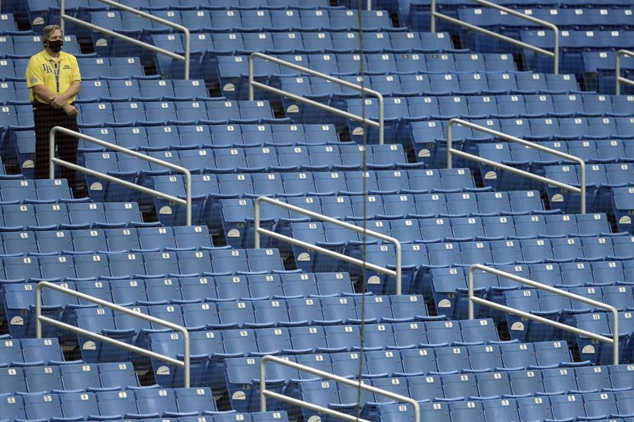 İngilterede büyük kriz Salgın ülkeyi böldü