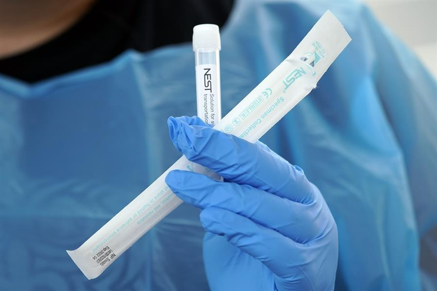 İngilterede büyük kriz Salgın ülkeyi böldü