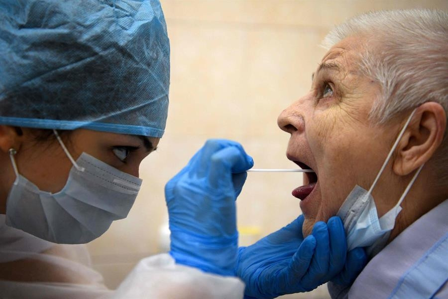 İngilterede büyük kriz Salgın ülkeyi böldü