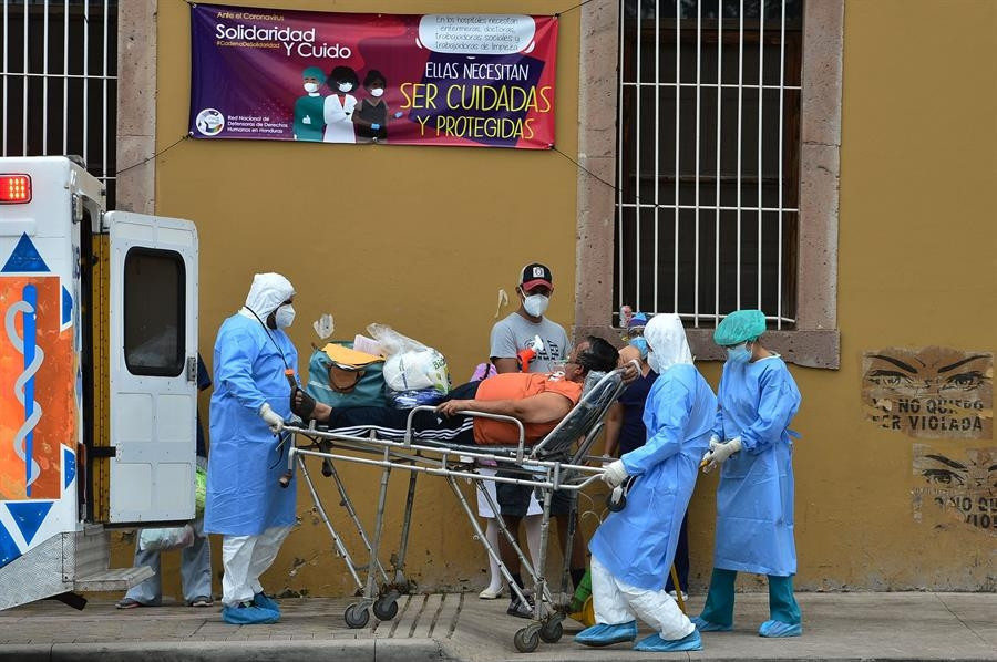 İngilterede büyük kriz Salgın ülkeyi böldü