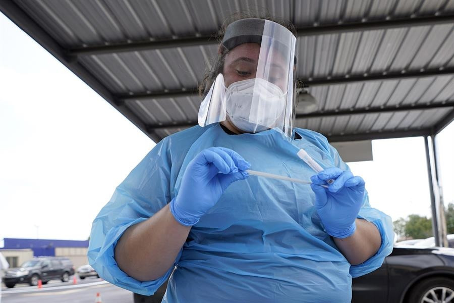 İngilterede büyük kriz Salgın ülkeyi böldü