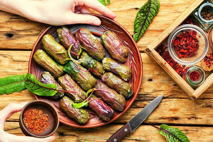 Vişneli pazı sarması tarifi