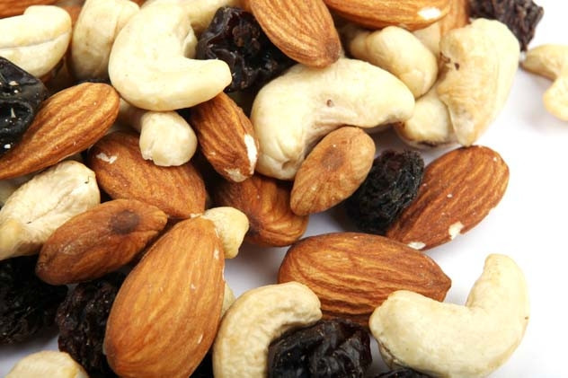 Dışarı çıkarken yanınızda su ve çiğ kuruyemiş bulundurun