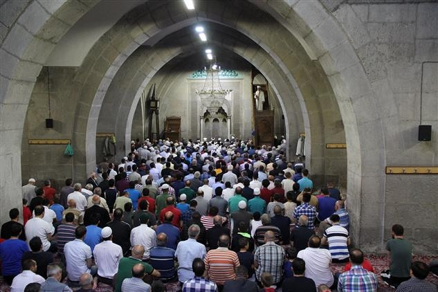 Bayram namazı saat kaçta kılınacak 2020 İstanbul, Ankara, İzmir, Bursa, Adana, Kayseri ve tüm illerin 2020 bayram namazı saatleri