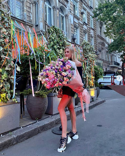 Verdiği pozla sosyal medyayı salladı Verdiği pozla sosyal medyayı salladı