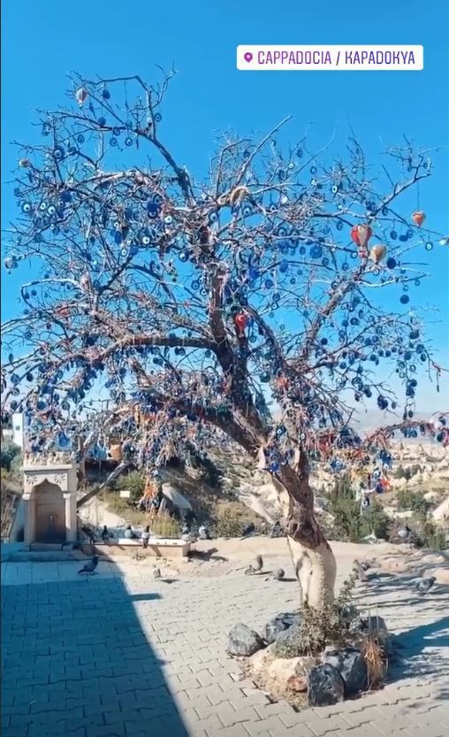 Kapadokyada sevgilisi Nathalia Felix ile tatil yapan Douglas Costa o habere tepki gösterdi