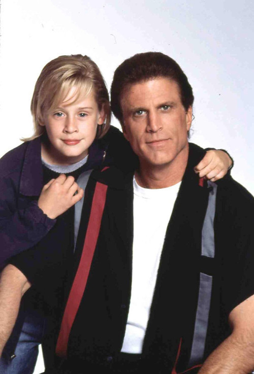 KAMERALARIN UZAĞINDA KAMERALARIN UZAĞINDA