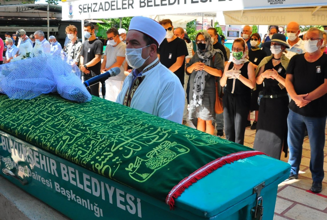 Ünlü oyuncu ayakta durmakta zorlandı Demet Evgarın acı günü...