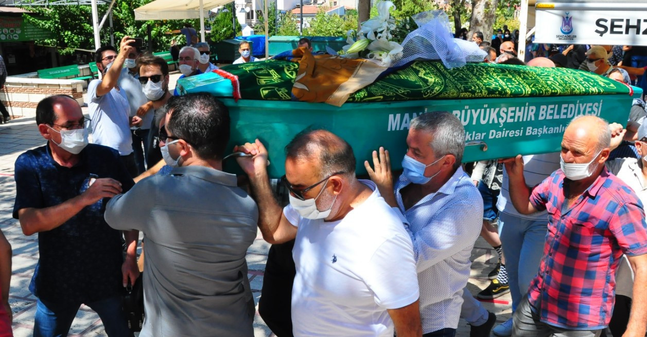 Ünlü oyuncu ayakta durmakta zorlandı Demet Evgarın acı günü...