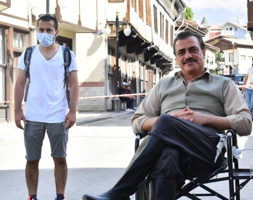 Hayatını kaybeden ünlü oyuncu Halil Kumova’nın Covid-19 testi pozitif çıktı