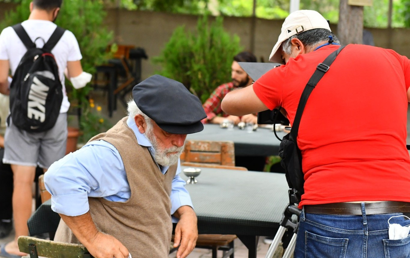 Hayatını kaybeden ünlü oyuncu Halil Kumova’nın Covid-19 testi pozitif çıktı