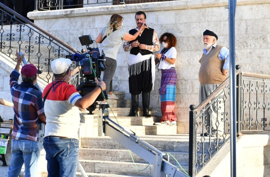 Hayatını kaybeden ünlü oyuncu Halil Kumova’nın Covid-19 testi pozitif çıktı