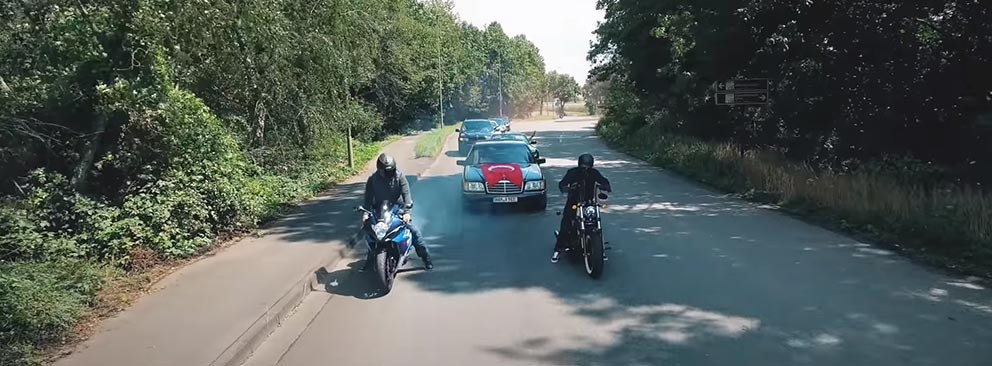 ‘Halayı otobanda değil, salonda çekelim’