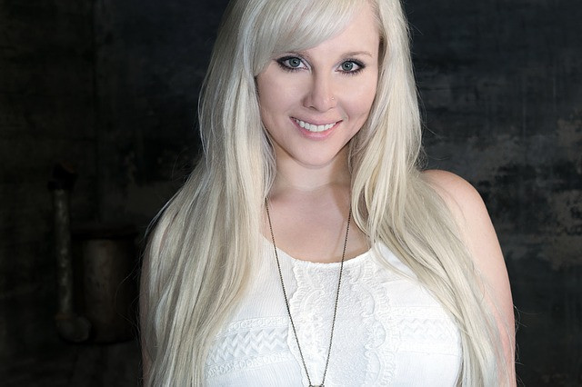 Yana ayrılmış kahkül modeli