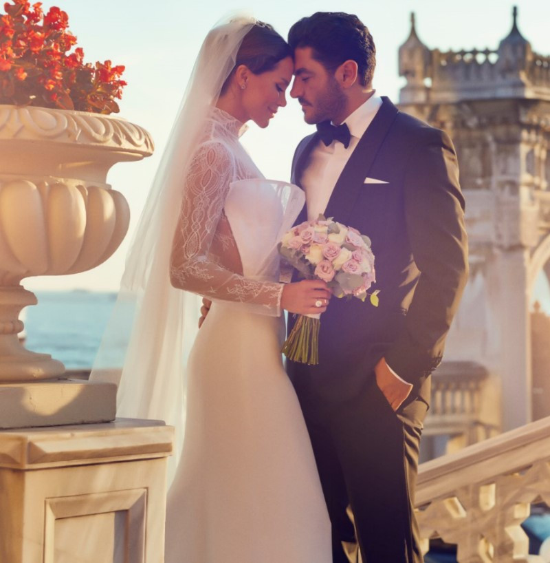 Ebru Şallıyı kahreden tesadüf Aralarında sadece bir gün var... Ebru Şallıyı kahreden tesadüf Aralarında sadece bir gün var...