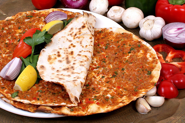 Tavada lahmacun tarifi