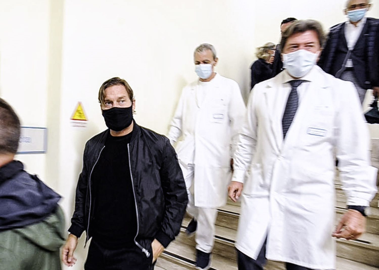 Komadan Francesco Totti sesleriyle çıktı Efsaneden anlamlı ziyaret...