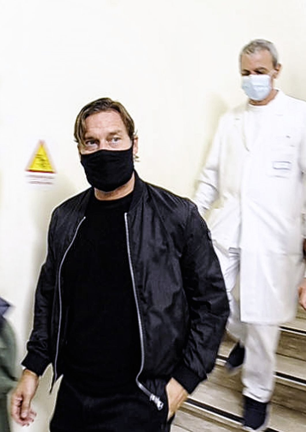 Komadan Francesco Totti sesleriyle çıktı Efsaneden anlamlı ziyaret...