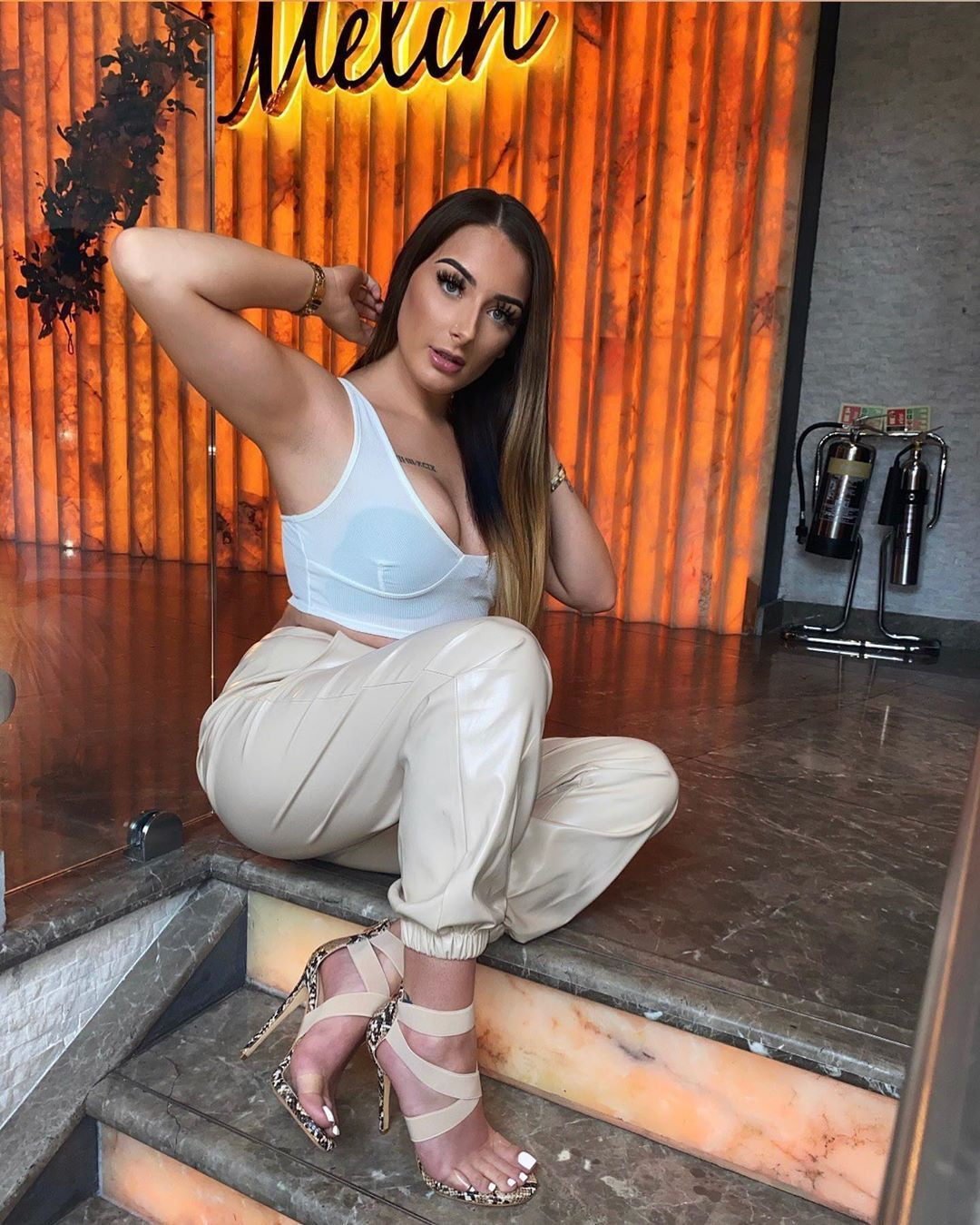 Tammy Abrahamın kız arkadaşı Leah Monroe