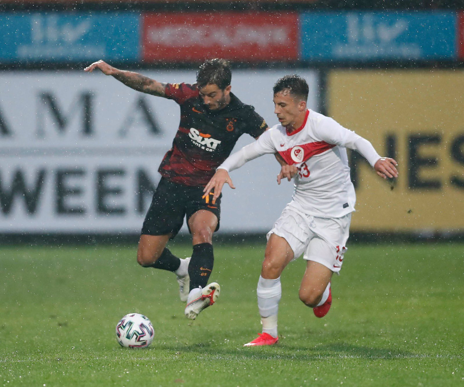 Son Dakika | Galatasaray - Ümit Milli Takım maçında tokat iddiası İşte tüm detaylarıyla yaşananlar...