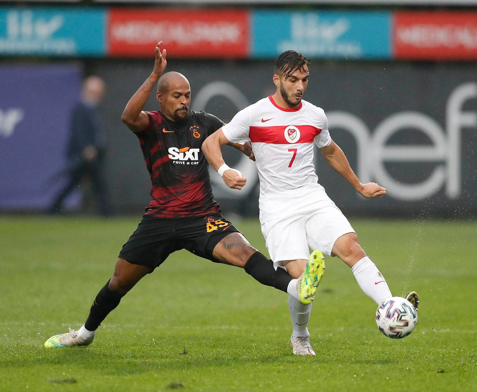 Son Dakika | Galatasaray - Ümit Milli Takım maçında tokat iddiası İşte tüm detaylarıyla yaşananlar...