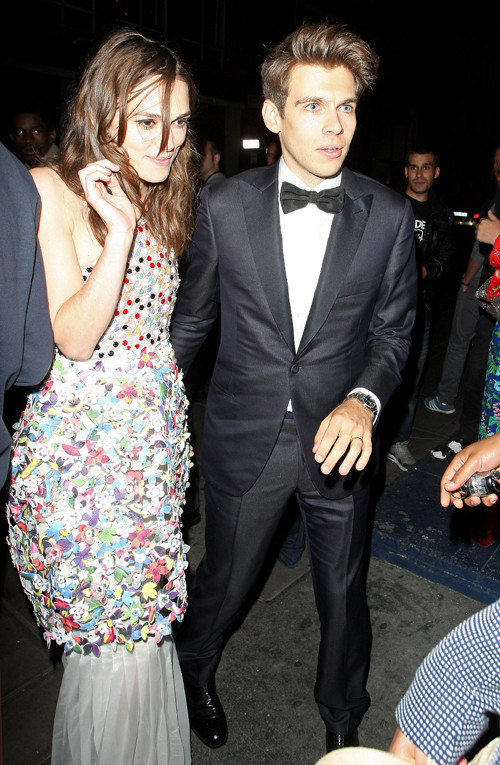 Çocuklarına bakmak için başrol oynayacağı diziden ayrıldı Çocuklarına bakmak için başrol oynayacağı diziden ayrıldı