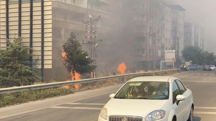 Son dakika haberler: Hatay’dan üzücü haber Alevler yeniden evlere sıçradı.. İşte gelen son görüntüler