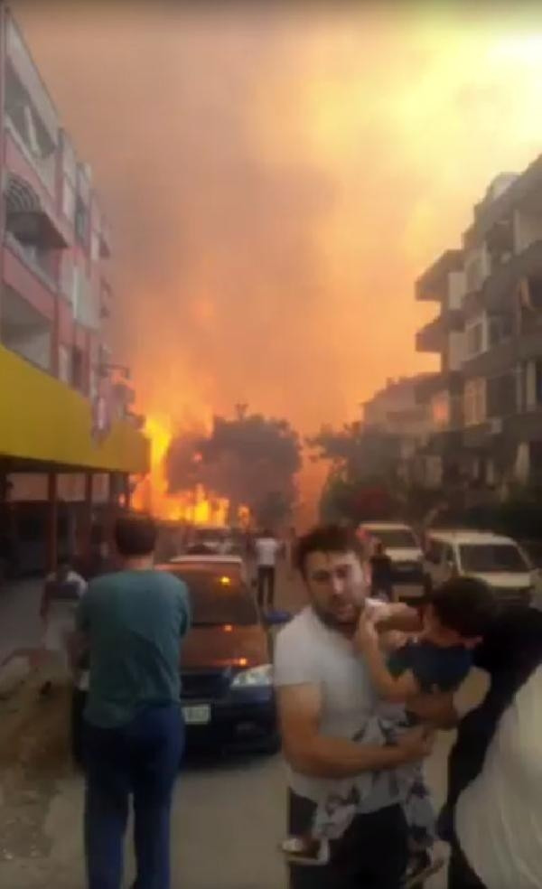 Son dakika haberler: Hatay’dan üzücü haber Alevler yeniden evlere sıçradı.. İşte gelen son görüntüler