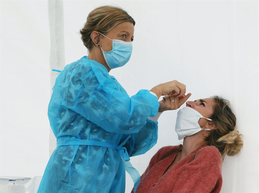 Son dakika haberi: Oxford aşısının başındaki isimden çarpıcı sözler... Koronavirüs salgınında normale dönüşün tarihini açıkladı