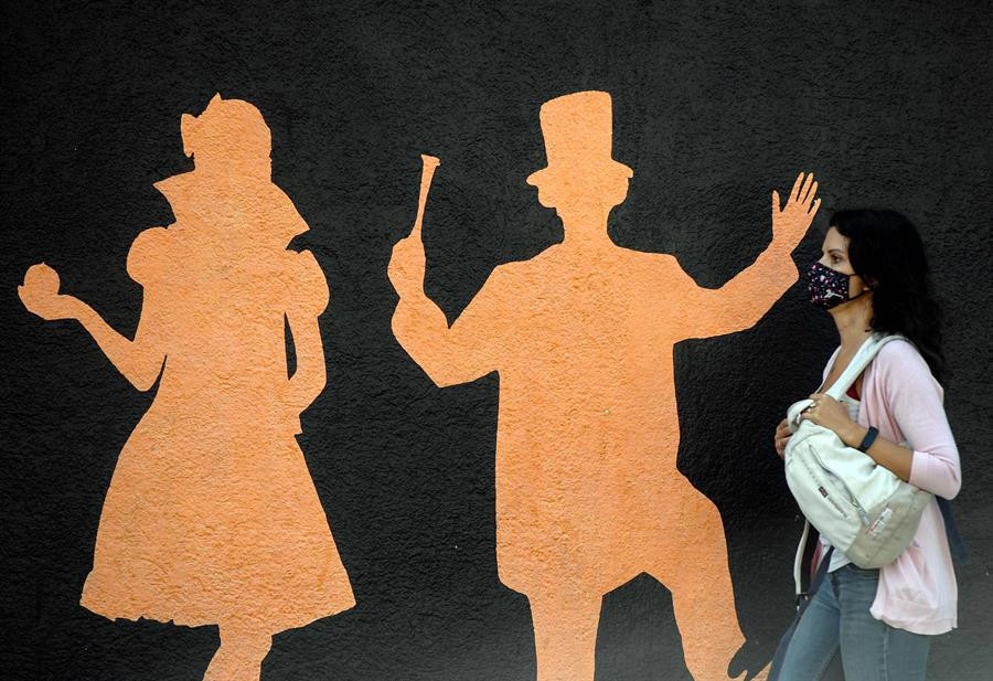 Son dakika haberi: Oxford aşısının başındaki isimden çarpıcı sözler... Koronavirüs salgınında normale dönüşün tarihini açıkladı