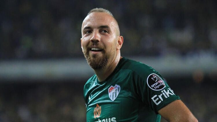 FUTBOLA GERİ DÖNECEK MİSİN