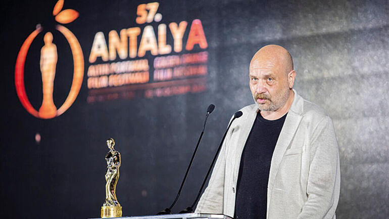 Ahmet Mümtaz Taylan: Arabam yok, evimin benim olmasına beş yıl var Ahmet Mümtaz Taylan: Arabam yok, evimin benim olmasına beş yıl var