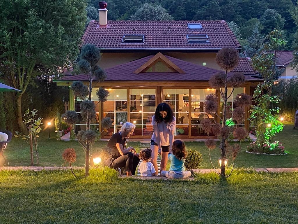 Annesine teşekkür etti