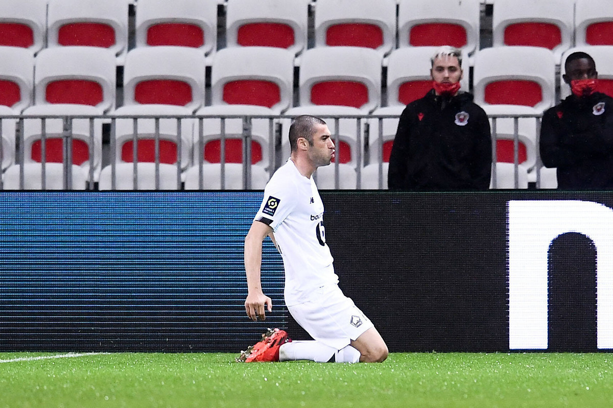 SOĞUKKANLI BİR AVCI GİBİ SOĞUKKANLI BİR AVCI GİBİ