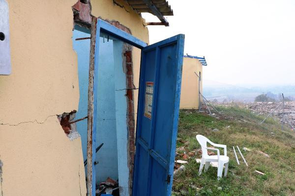 Patlamanın yaşandığı fabrikadan geriye enkaz kaldı