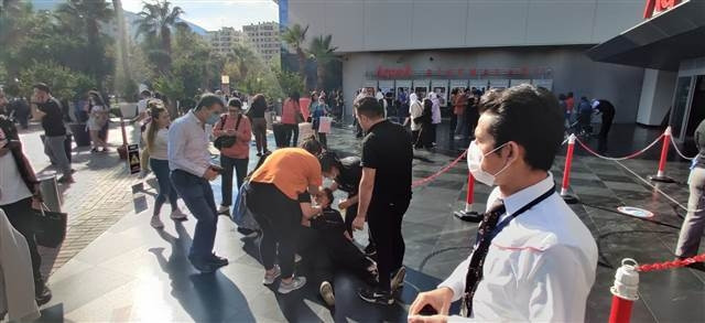 İzmir depreminde Son dakika haberi: Enkazdan kurtulan Buseye Bakandan hastanede ziyaret... Buse Bakanı düğününe davet etti