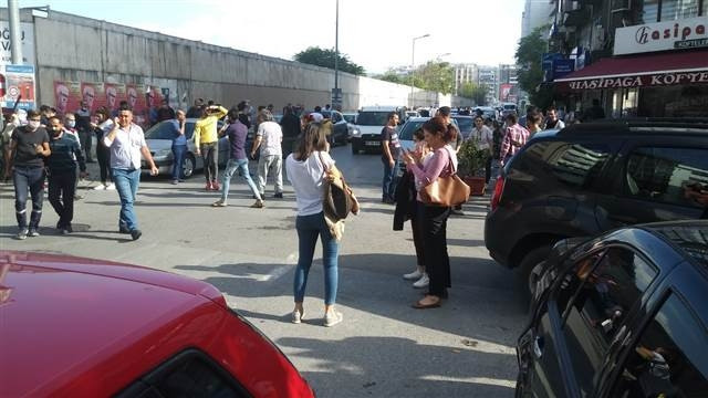 İzmir depreminde Son dakika haberi: Enkazdan kurtulan Buseye Bakandan hastanede ziyaret... Buse Bakanı düğününe davet etti