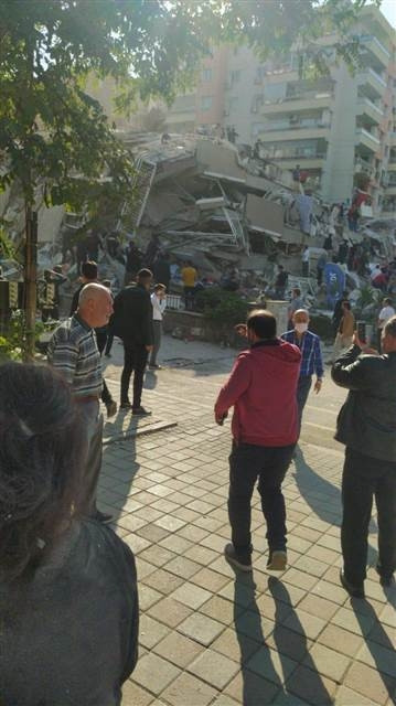 İzmir depreminde Son dakika haberi: Enkazdan kurtulan Buseye Bakandan hastanede ziyaret... Buse Bakanı düğününe davet etti