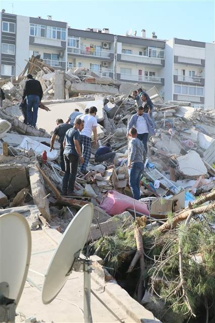 İzmir depreminde Son dakika haberi: Enkazdan kurtulan Buseye Bakandan hastanede ziyaret... Buse Bakanı düğününe davet etti