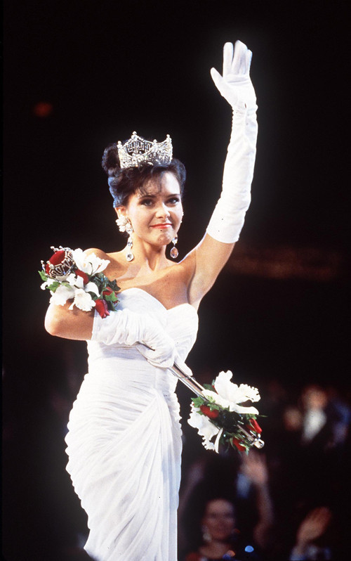 Eski güzellik kraliçesinin şoke eden ölümü