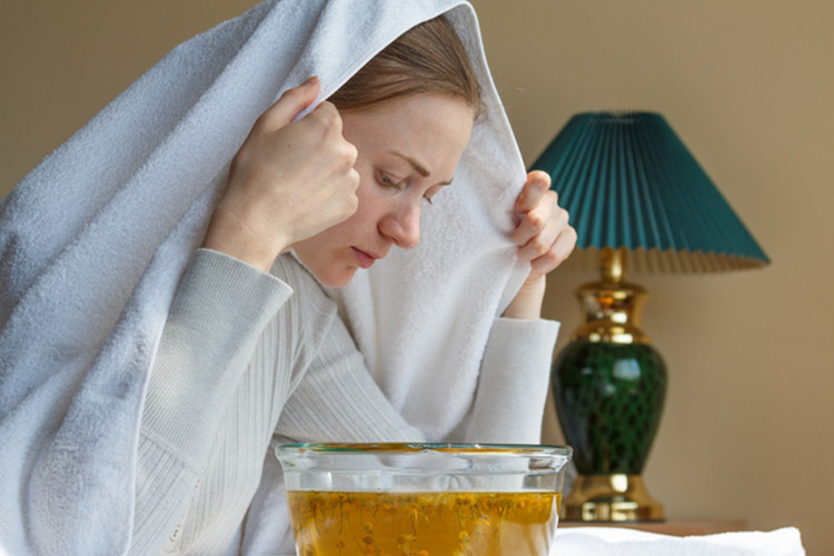 Mentollü buhar banyosu yapın Mentollü buhar banyosu yapın