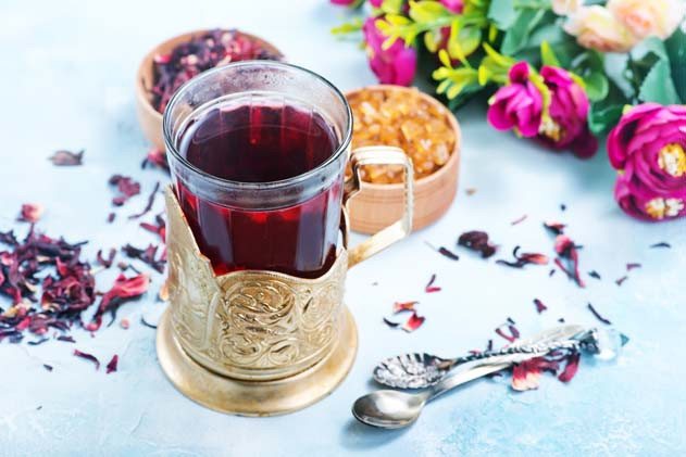 Mis Kokulu, Ekşi Tatlı: Hibiskus Çayının Sağlığa Faydaları Mis Kokulu, Ekşi Tatlı: Hibiskus Çayının Sağlığa Faydaları