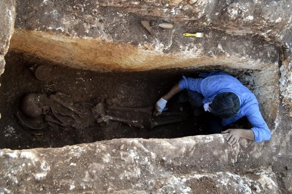 Perre Antik Kentinde 1500 yıllık insan iskeleti bulundu