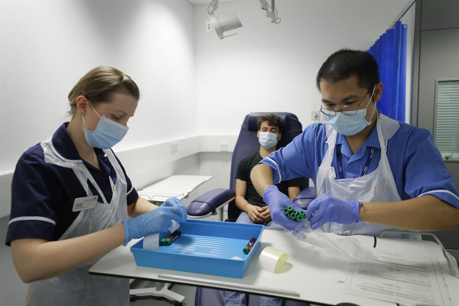 Son dakika: Koronavirüs aşısında heyecanlandıran haber Faz 3 denemesinde yüzde 90 etkili oldu