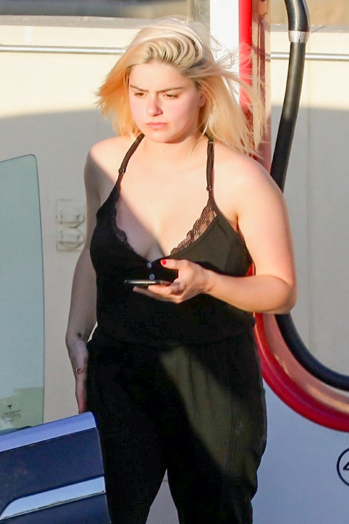 GÖĞÜSLERİNİ KÜÇÜLTMESİ OLAY OLMUŞTU